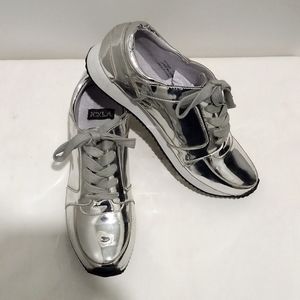 N.Y.L.A Y2K Metallic Sneakers in Silver | size 6.5 US
